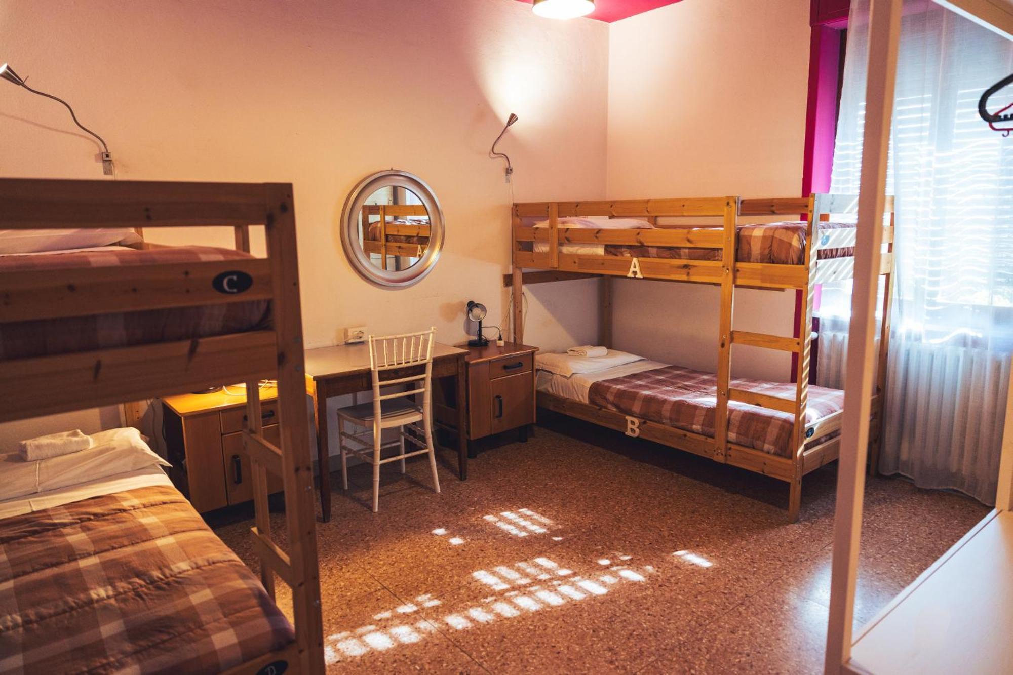 Single Bed 4-Bed Female Dormitory