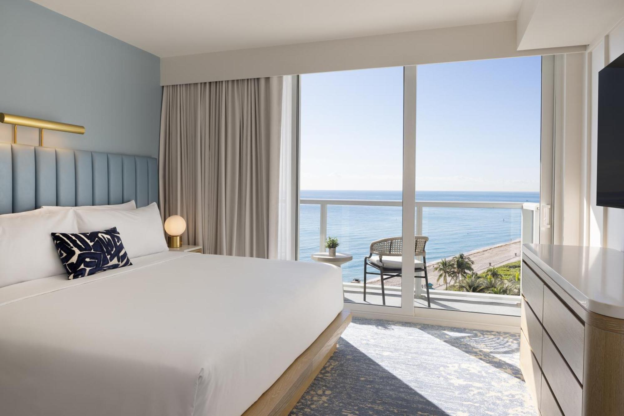 Suite de 2 dormitorios con vistas al mar y balcón recién renovada