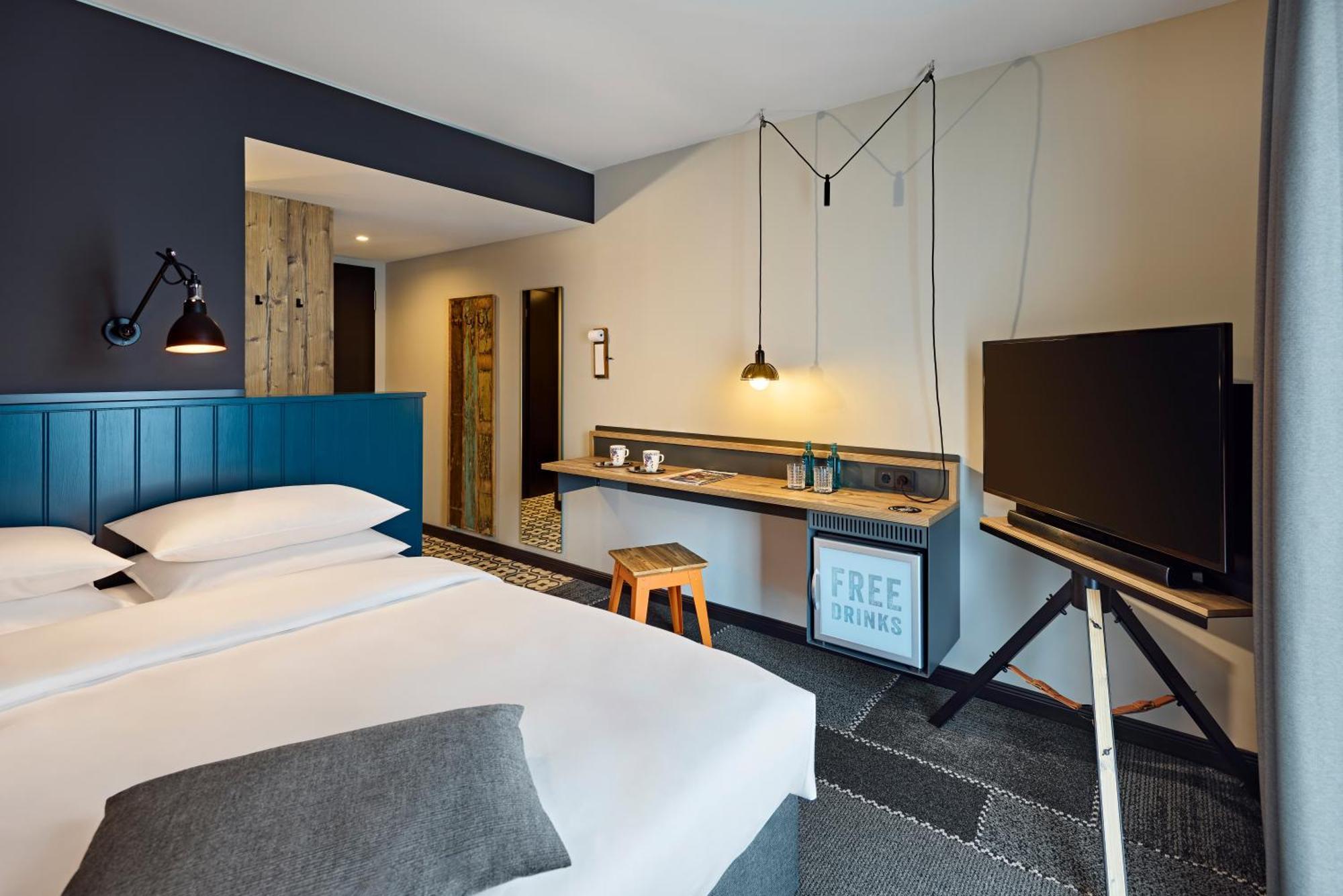 Deluxe Queen Room