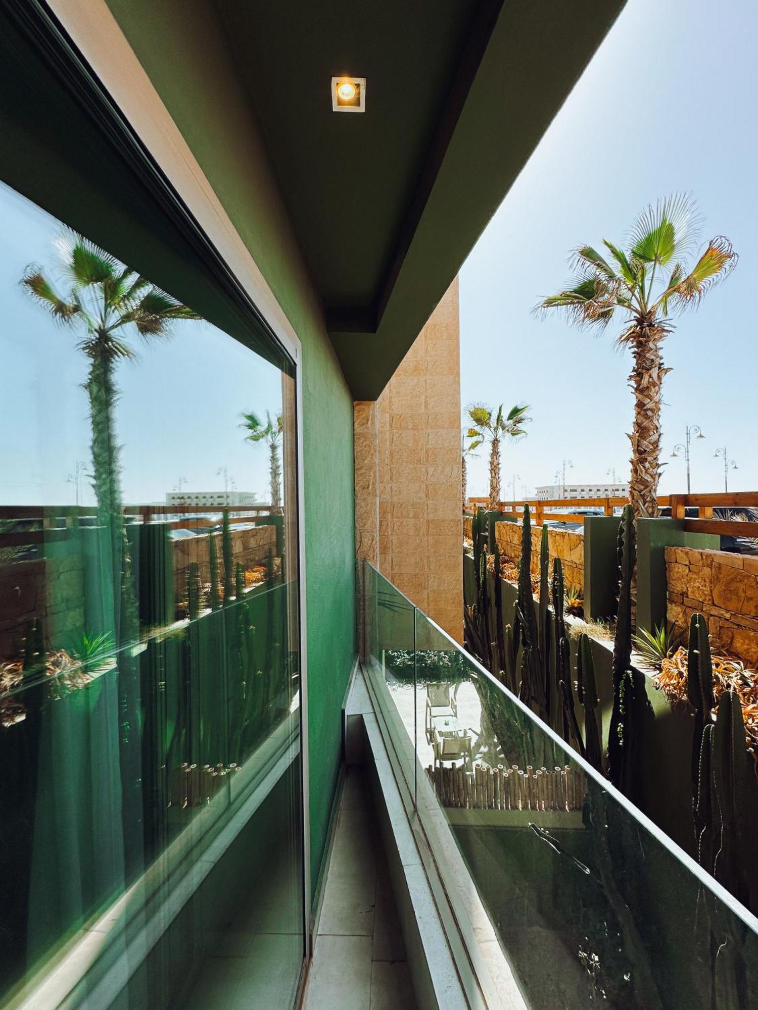 Standard Twin Room Balcony Street View Non-Smoking