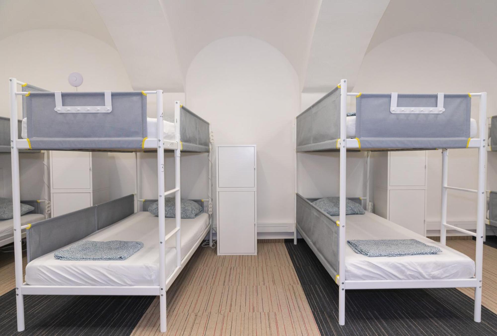 Bed 12-Bed Mixed Dormitory Room