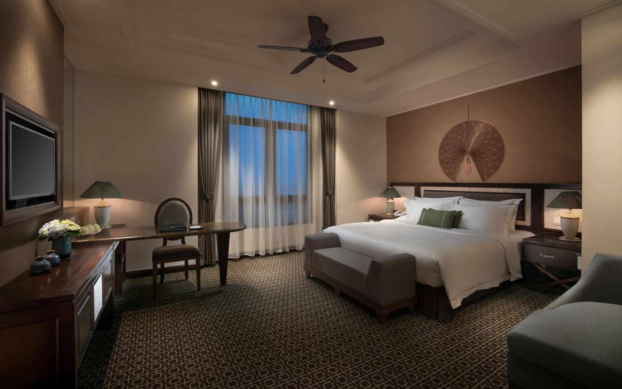 Deluxe Double Room (2 Adults + 1 Child)