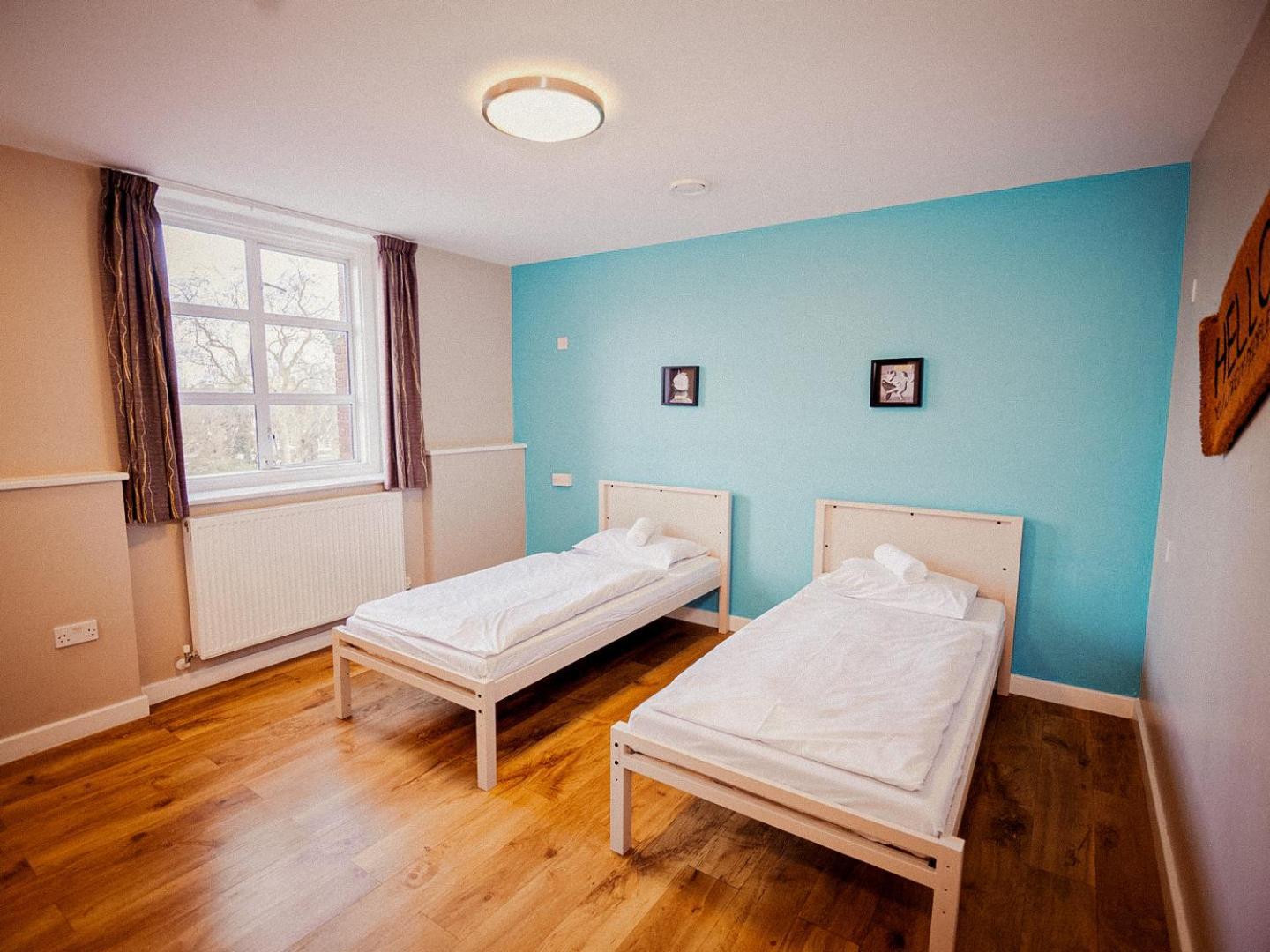 Quarto Twin com Casa de Banho Privativa