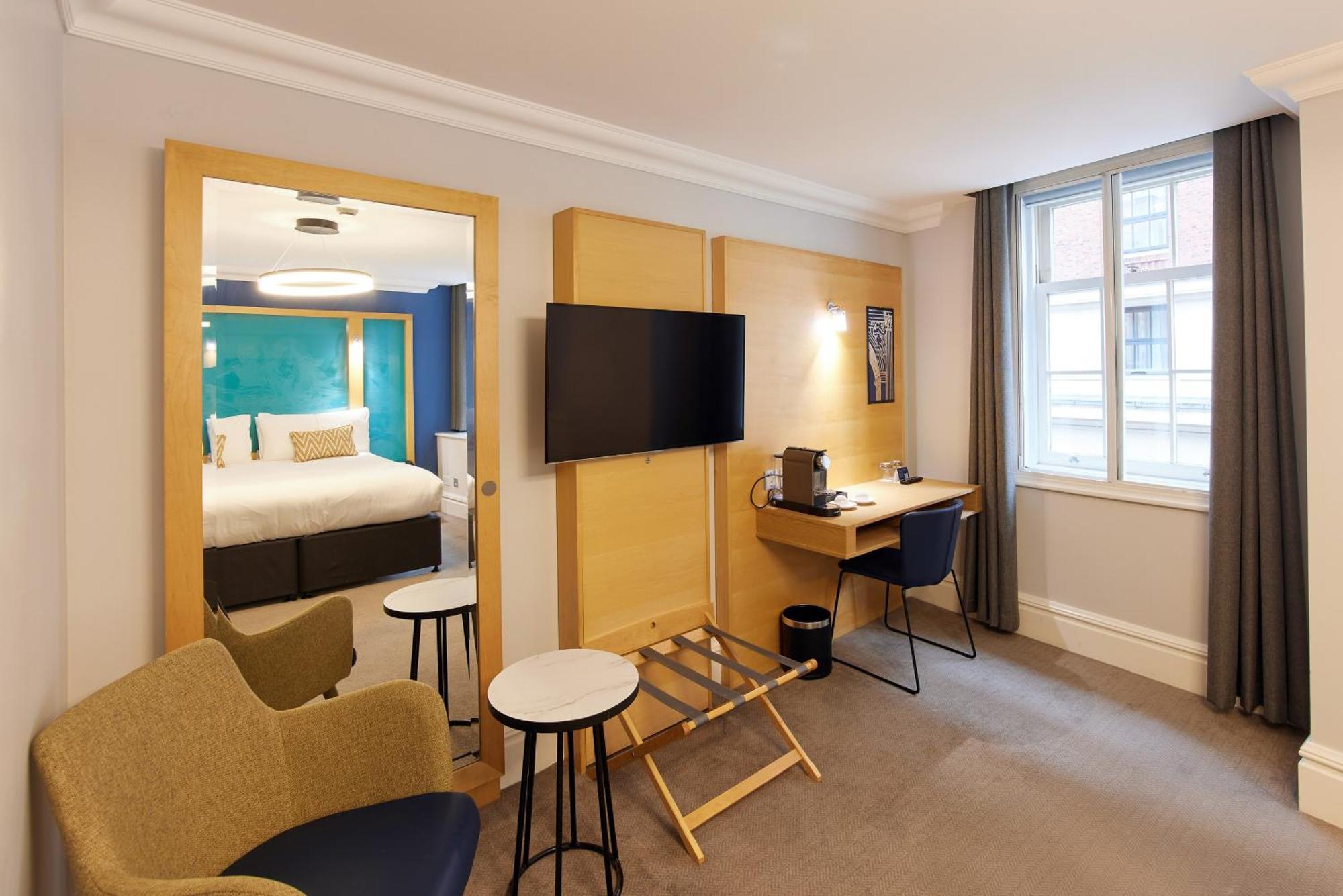 Deluxe King Room