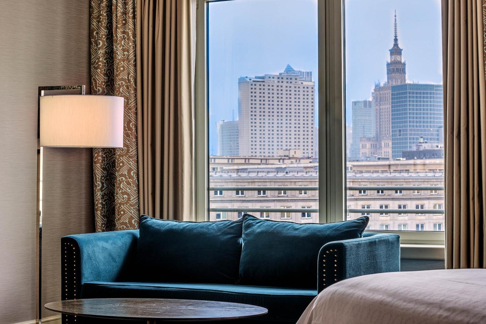 Premium Guest room Club lounge access 1 King High floor