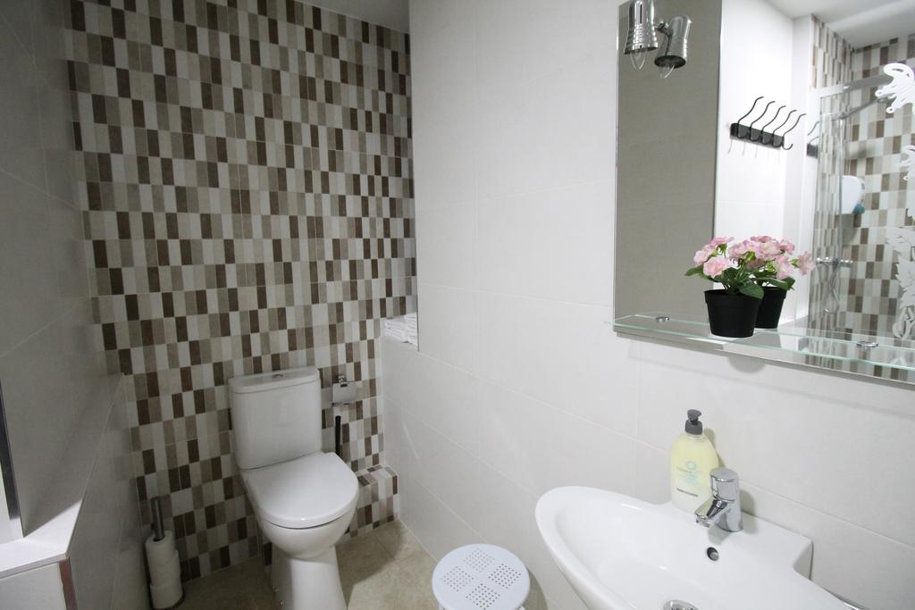 Family Room Private Bathroom