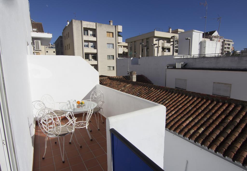 Studio Balcony