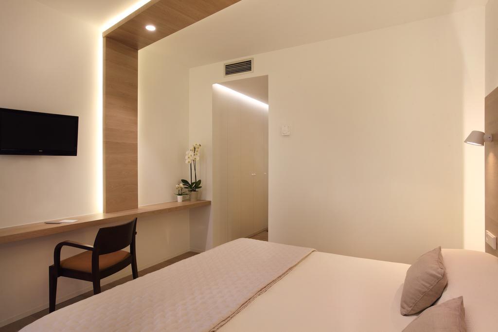 Quarto Quádruplo com Terraço
