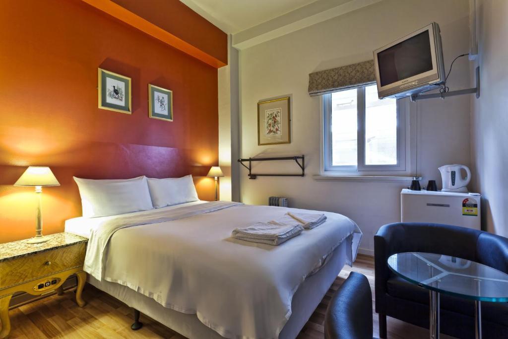 Double Room Private Bathroom