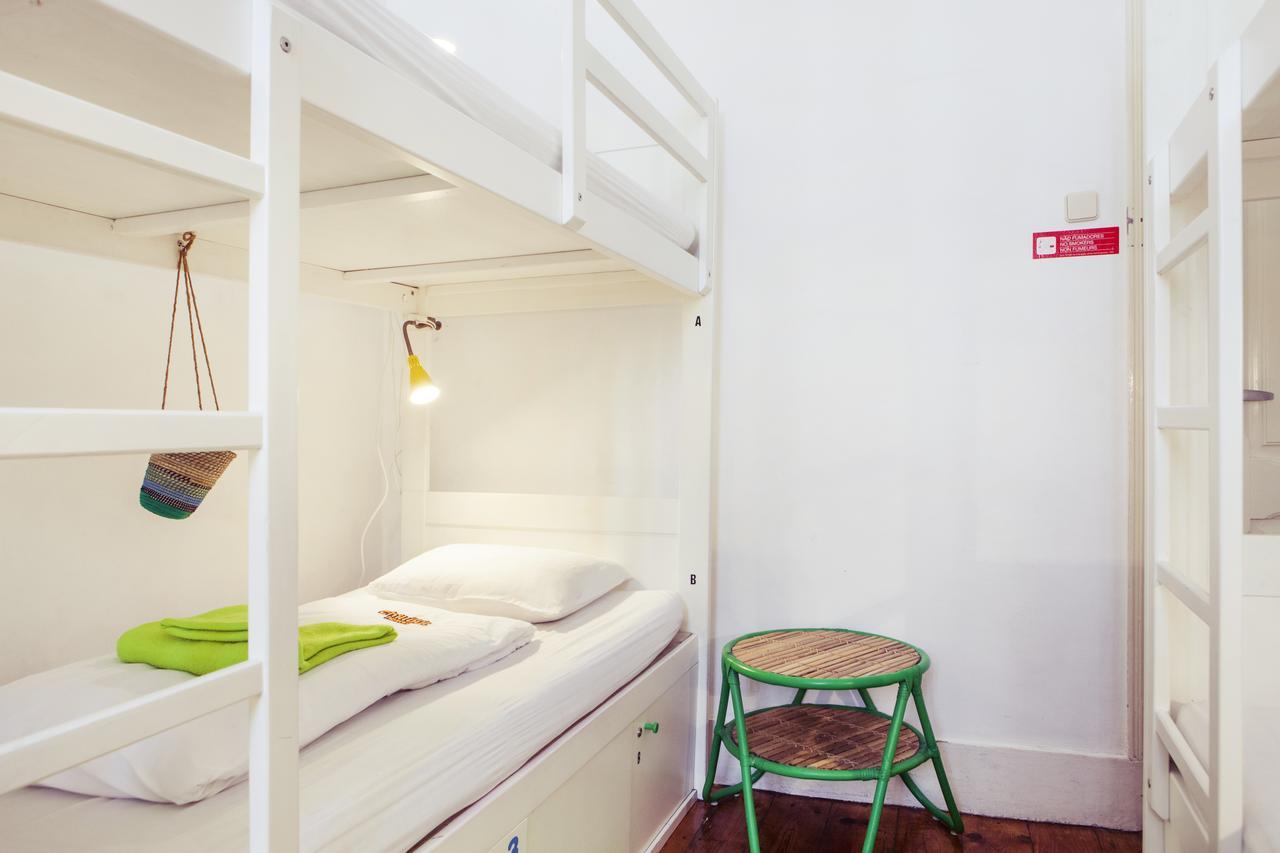 Single Bed 6-Bed Dormitory Room