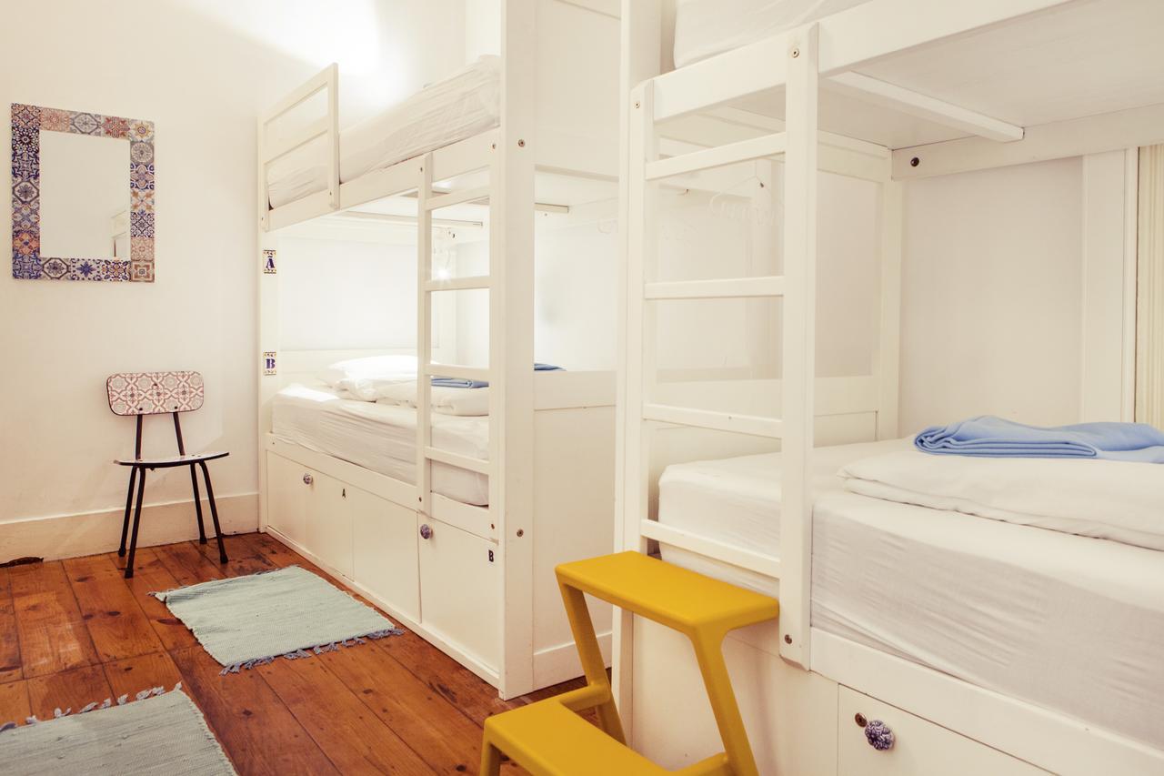 Single Bed 6-Bed Dormitory Room
