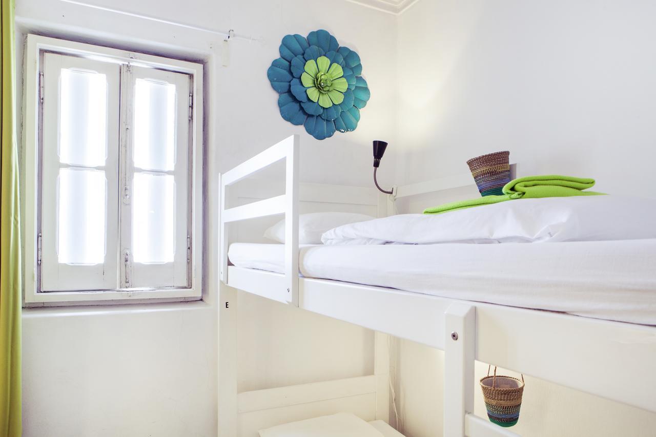 Single Bed 6-Bed Dormitory Room