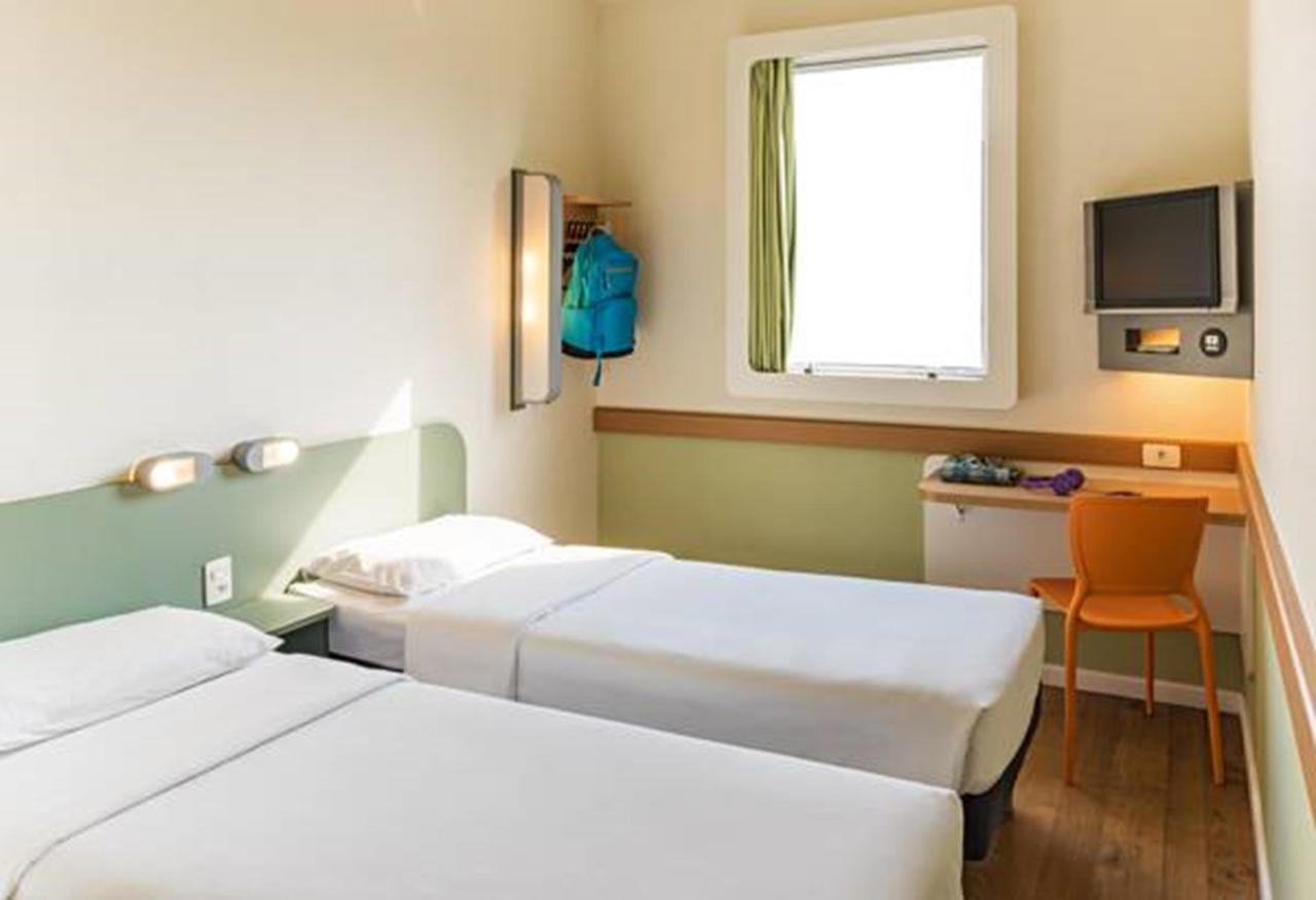 Quarto Standard com 2 Camas de Solteiro