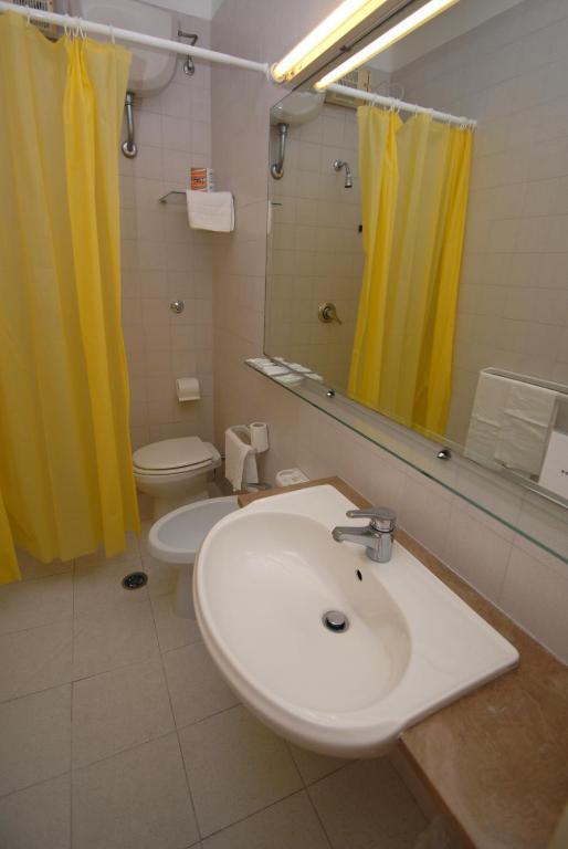Single Room,1433484229:JPEG