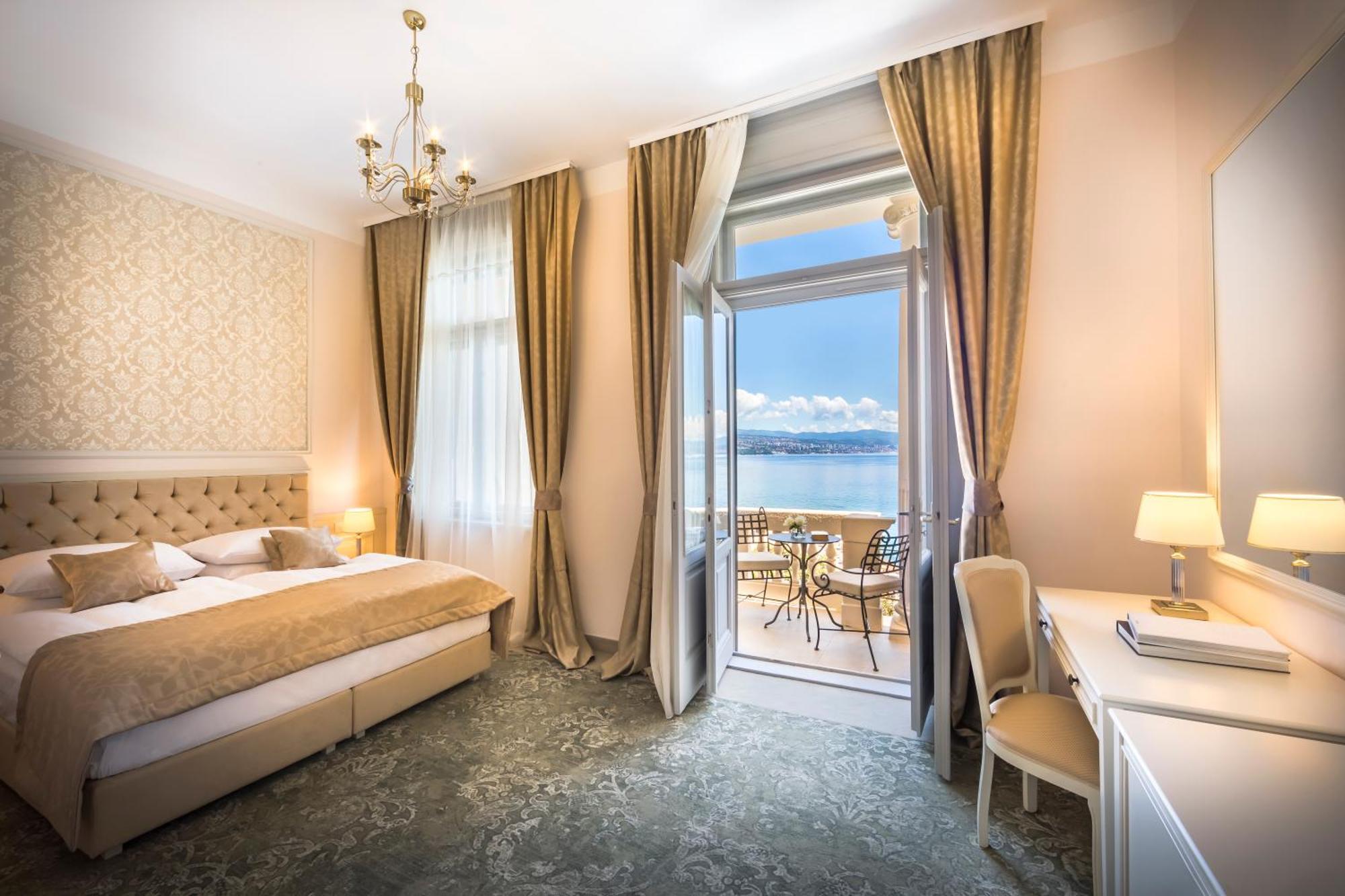 Superior Double Room Balcony Sea View