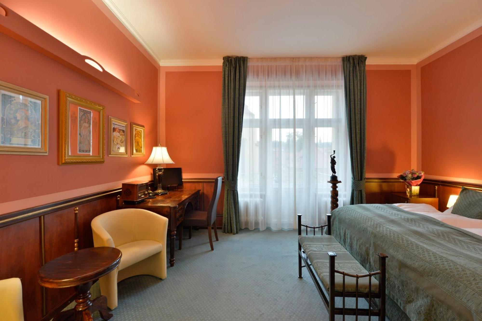 Deluxe Double or Twin Room