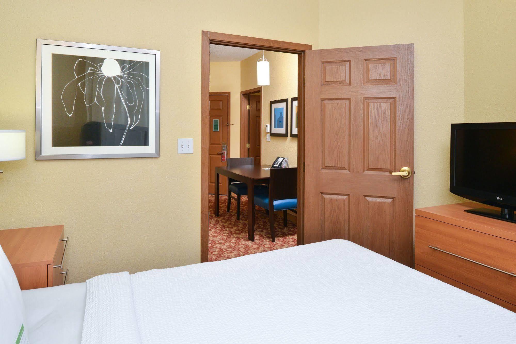 Suíte Queen de 2 Quartos com Sofá-cama