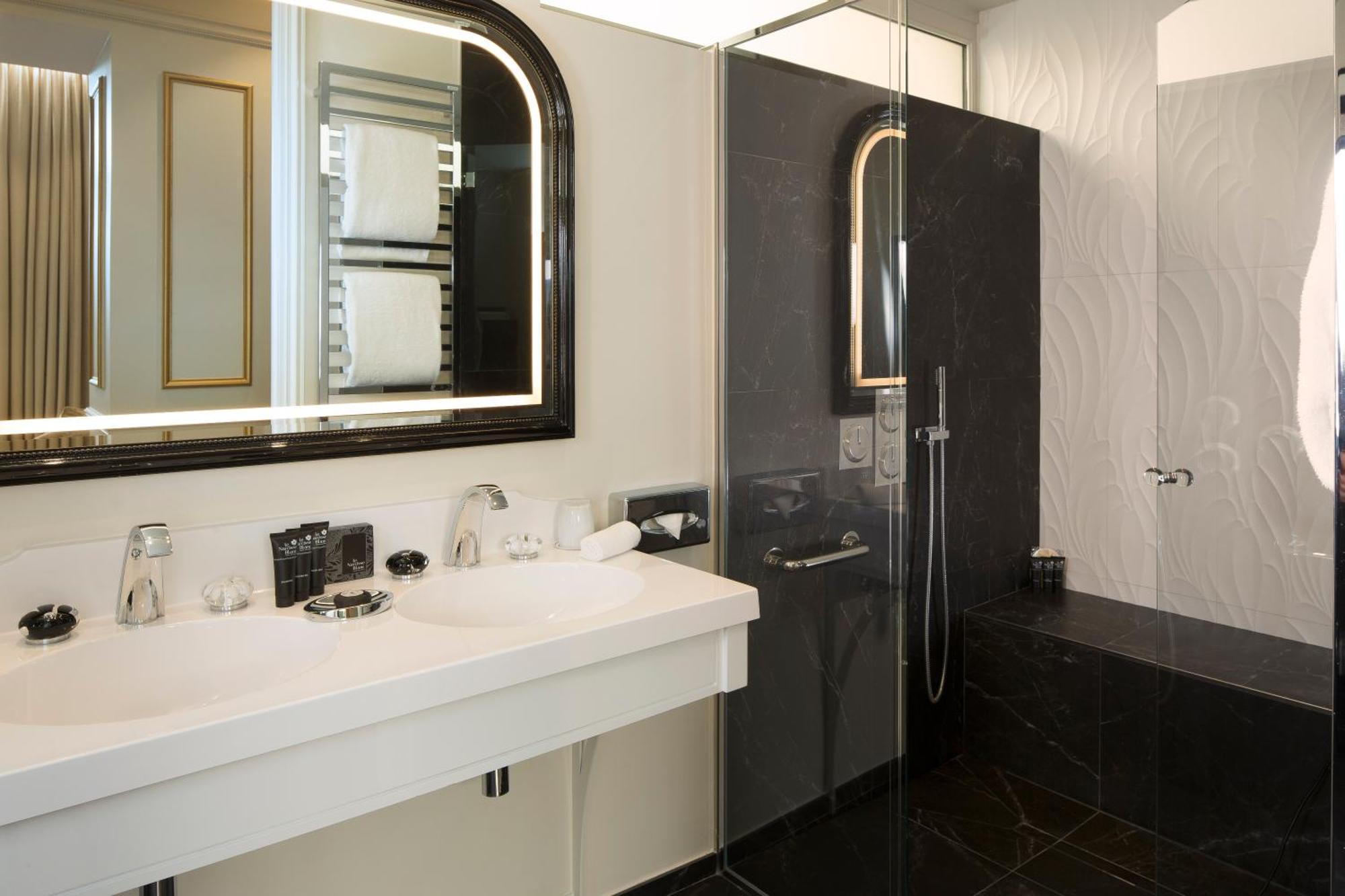 Deluxe Double Room Patio