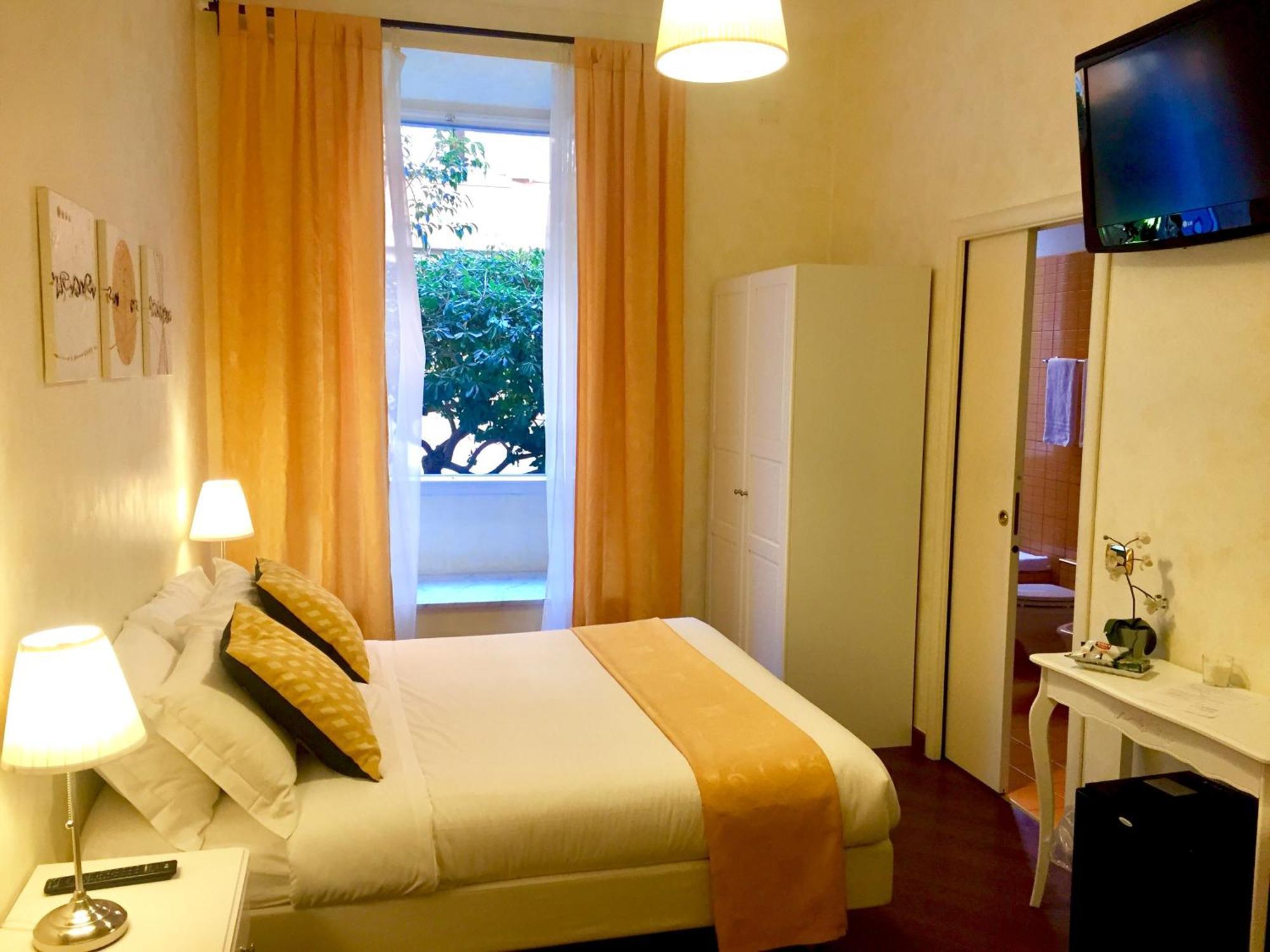 Double Room Private Bathroom
