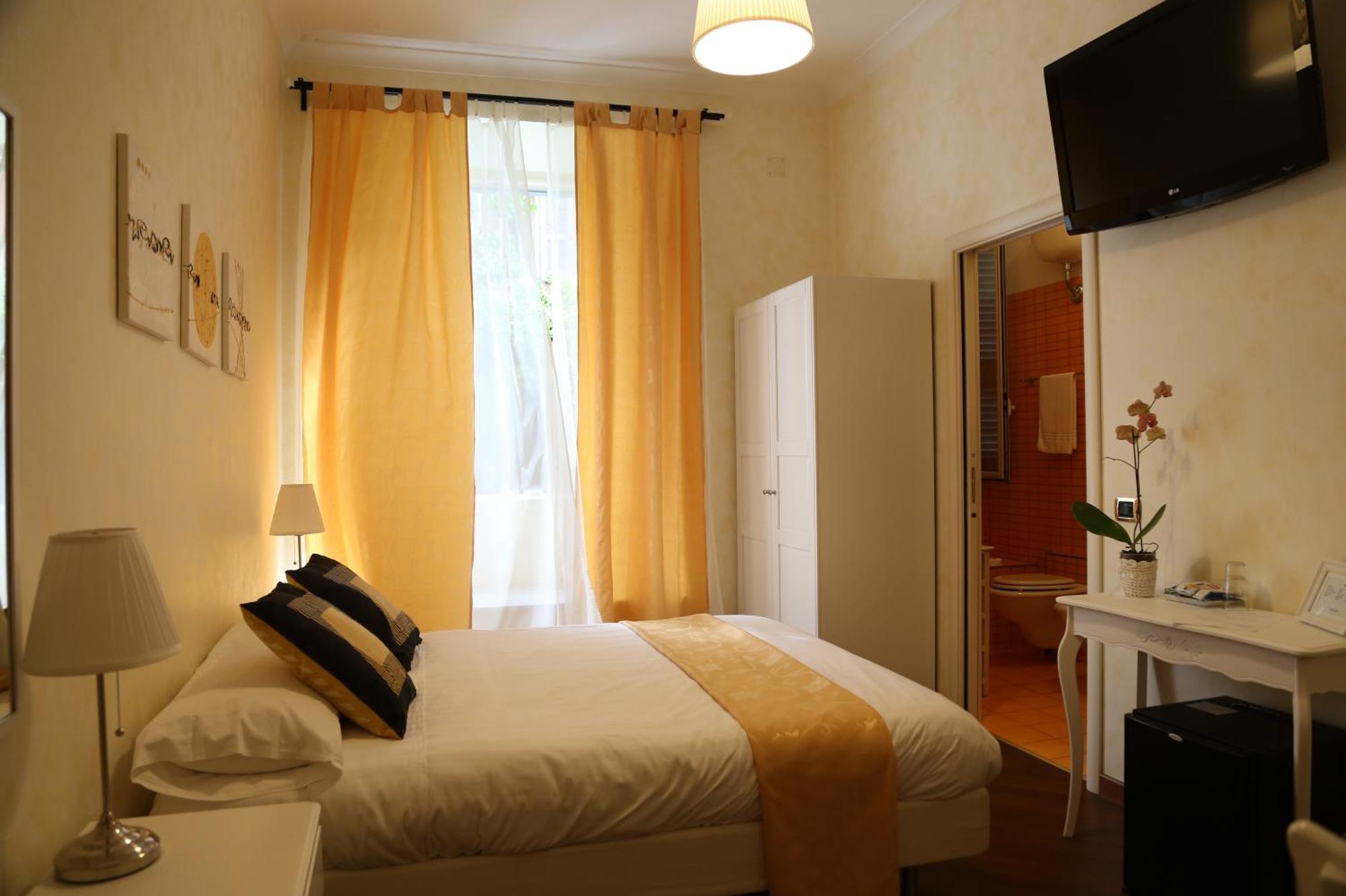 Double Room Private Bathroom
