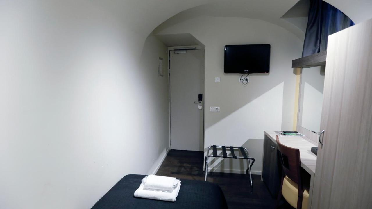 Small Single Room