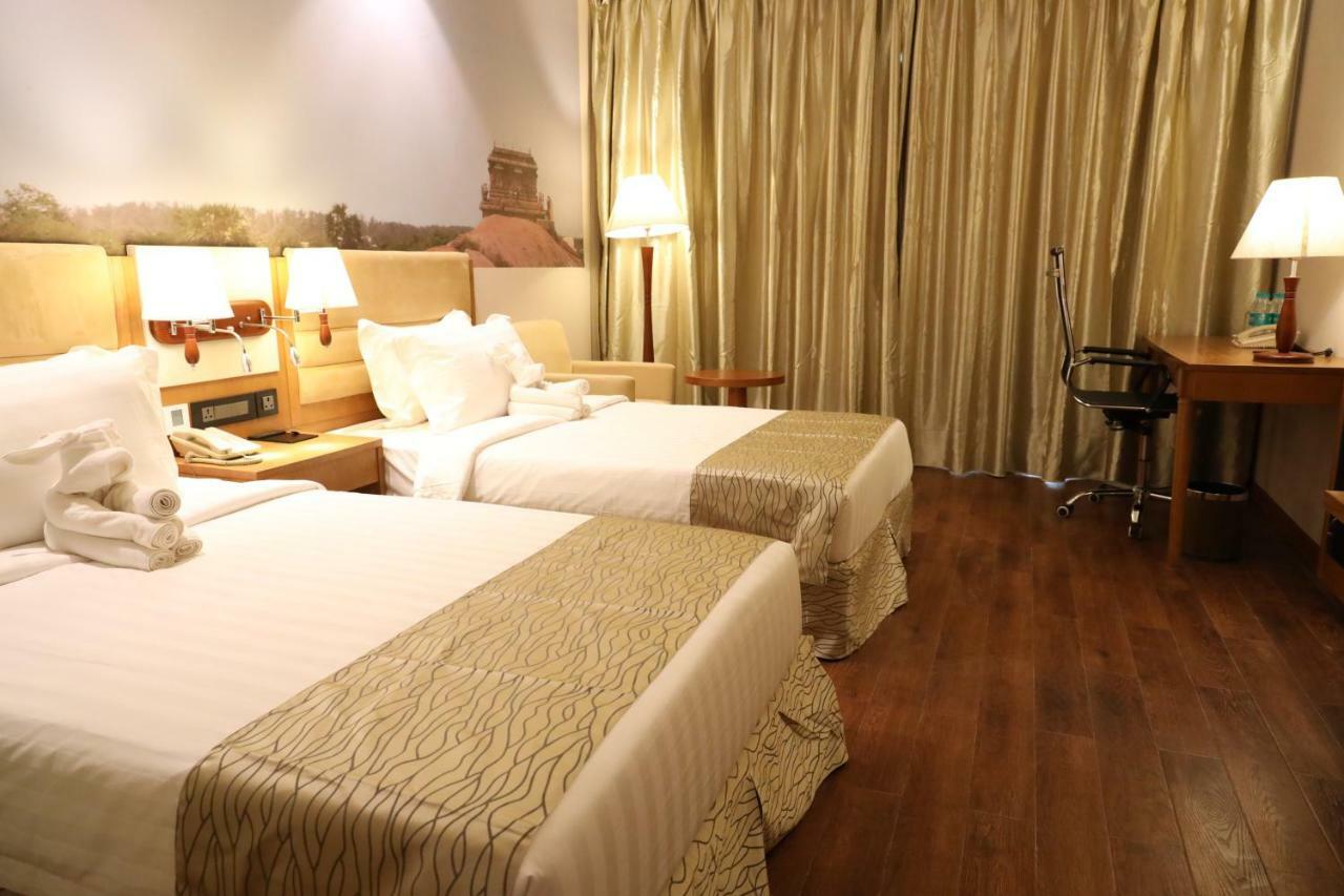 Deluxe Twin or King Room