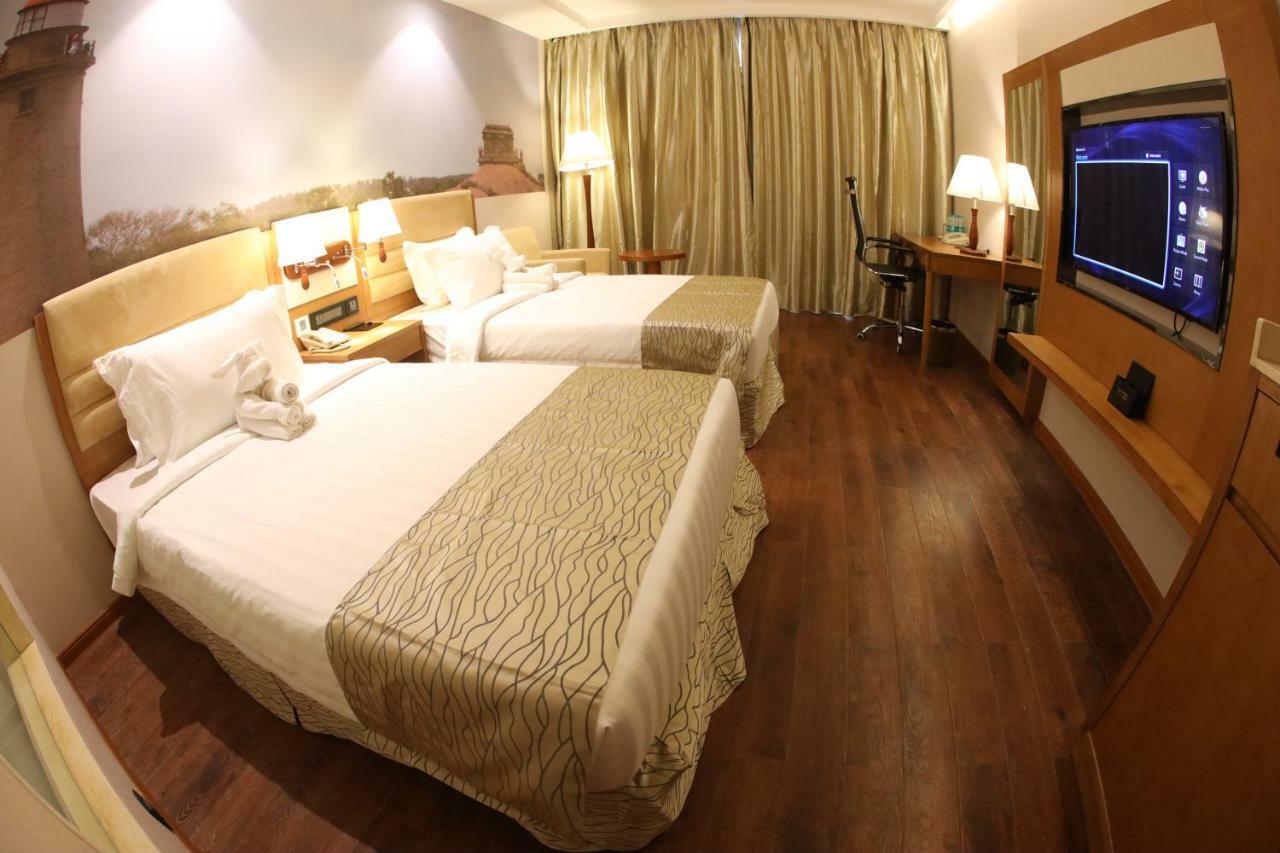 Deluxe Twin or King Room