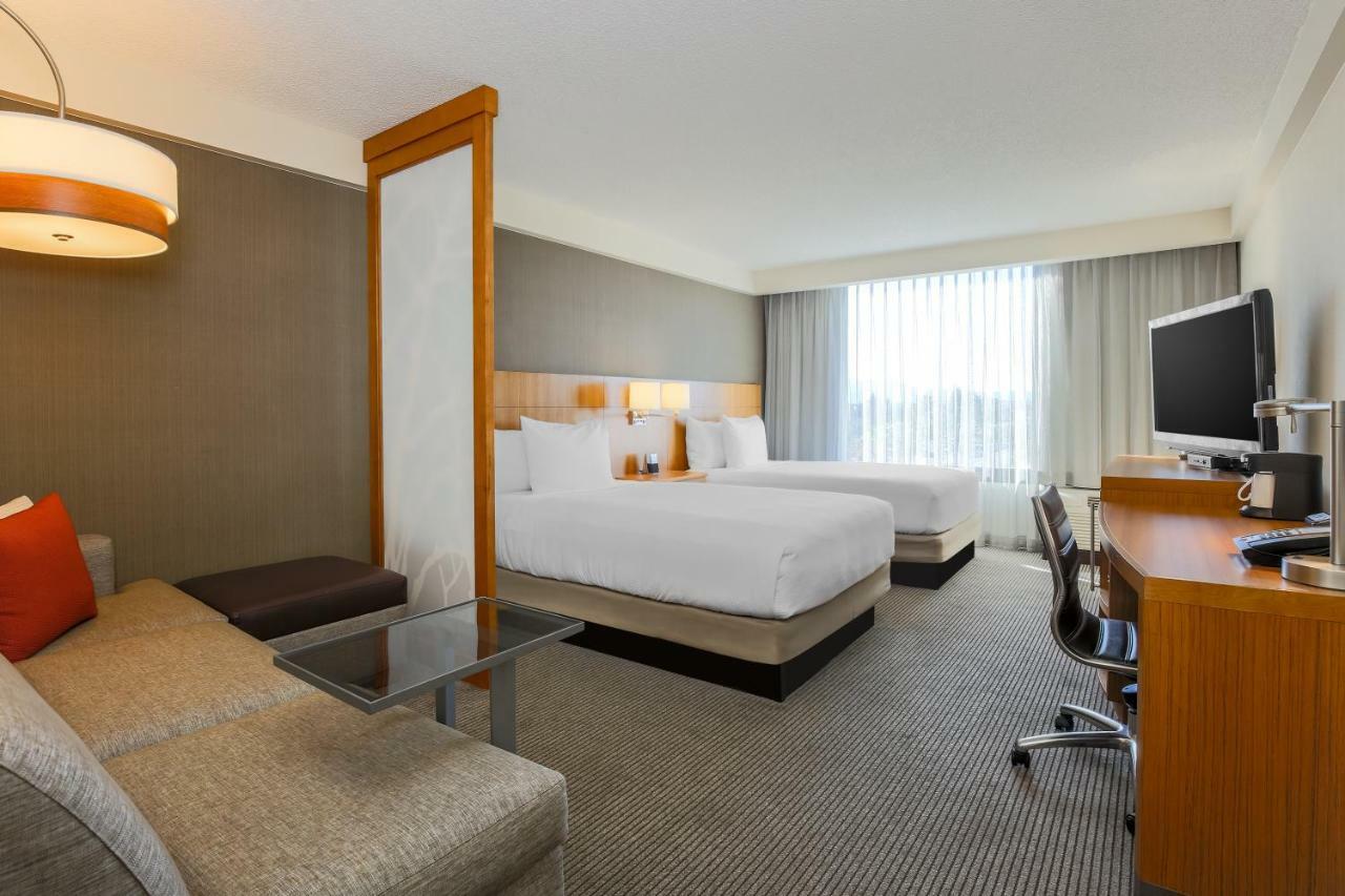 Double Room Two Double Beds Accessible Tub Disability Access,958096159:JPEG