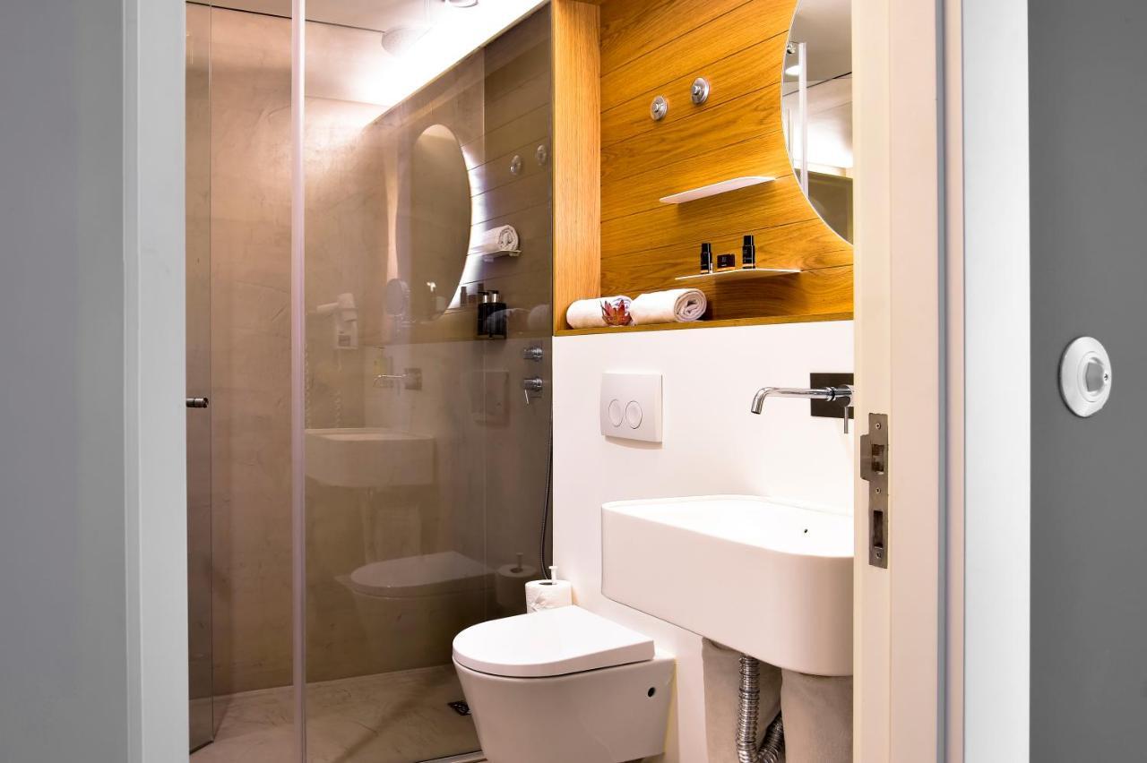 Quarto com 2 Camas de Solteiro