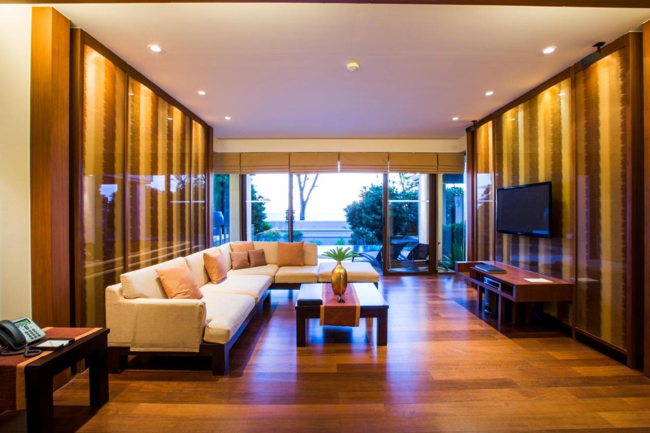 One-Bedroom Seaview Pool Suite