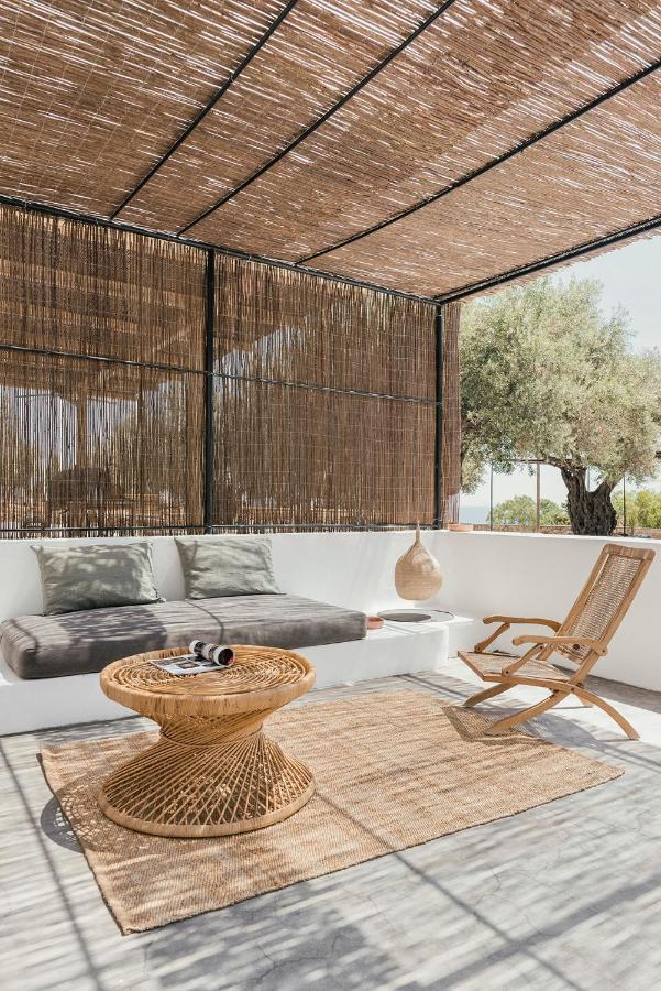 Deluxe King Suite private terrace