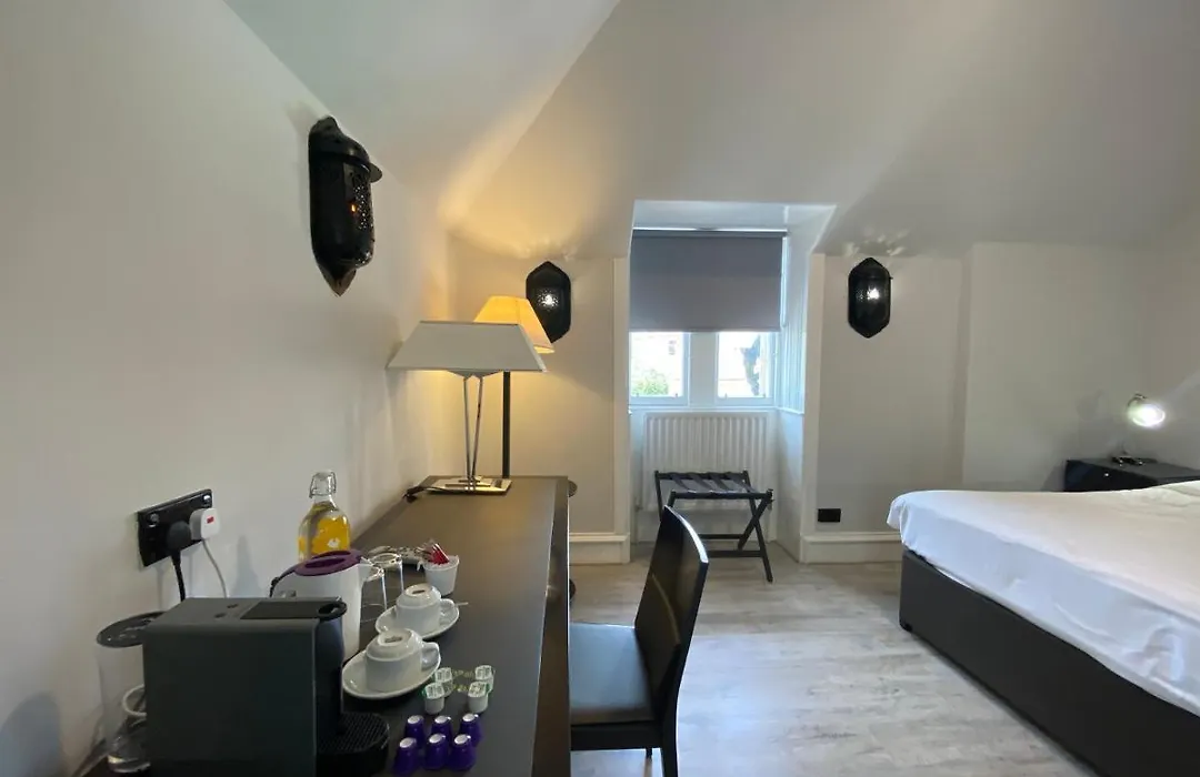 No6 West Coates-1
