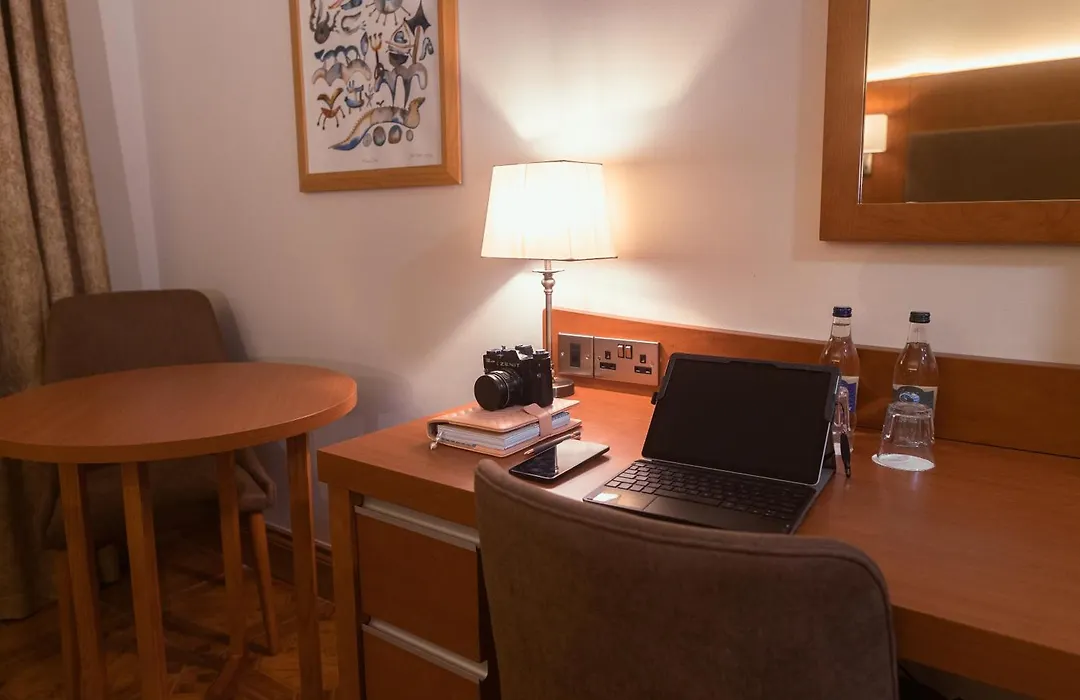 Uppercross House Hotel-1