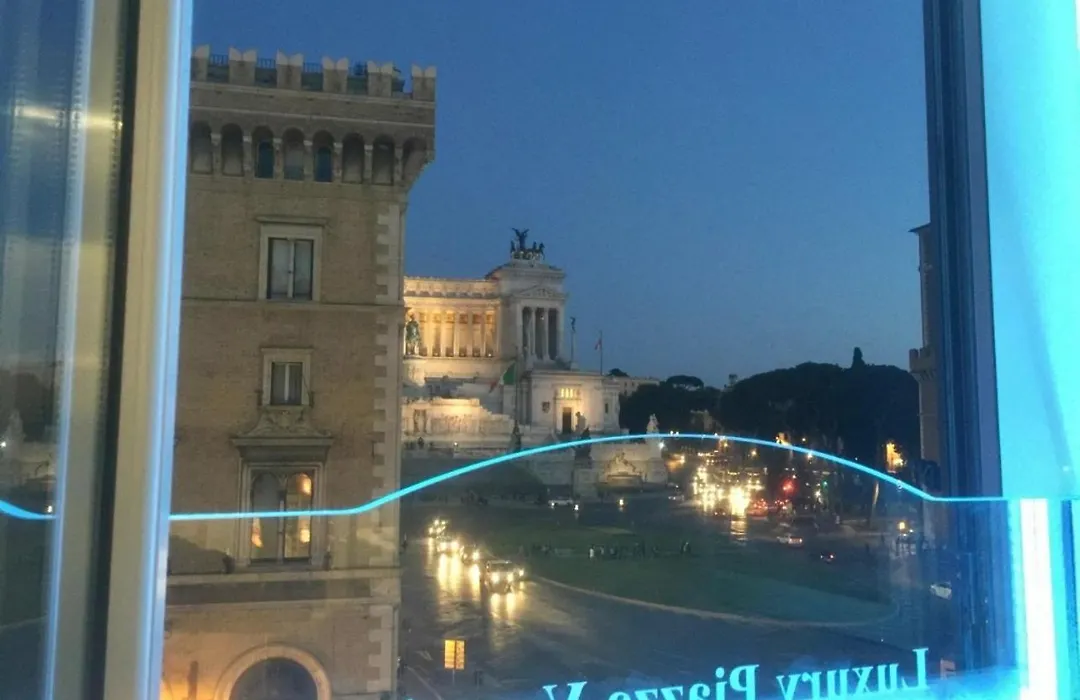 Piazza Venezia Luxury Suite-1