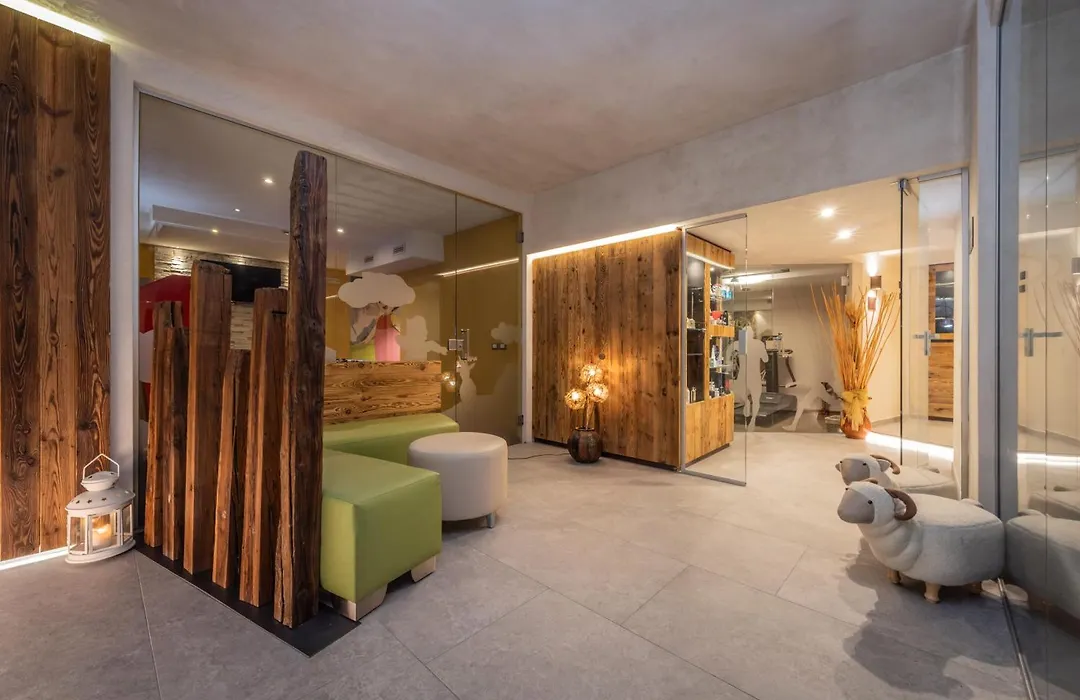 Sporthotel Romantic Plaza-1