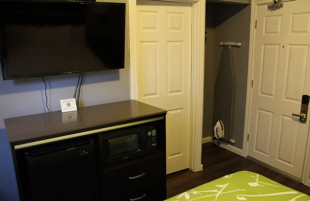 Layne Hotel-1