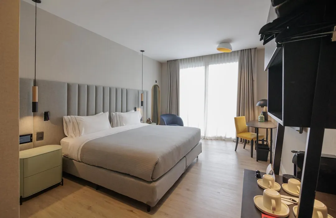 Grand Brizo Bel Air-1