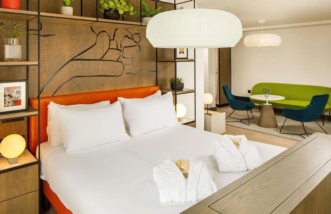 Ibis Styles Edinburgh St Andrew Square-1