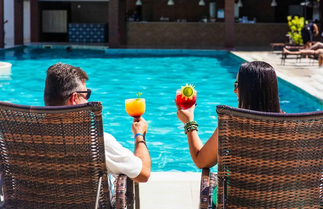 Nauticomar Resort All Inclusive & Beach Club-1