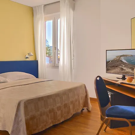 Mistral2 Hotel-2
