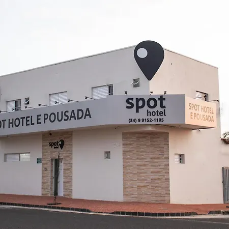 Spot Hotel e pousada-3