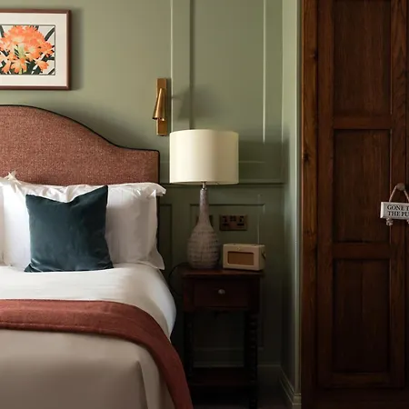 Coach & Horses Hotel-3