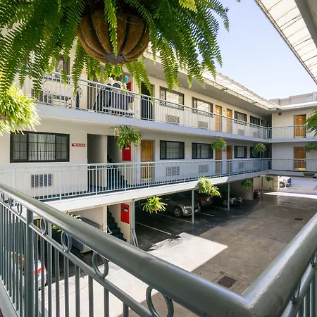 Nob Hill Motor Inn -Newly Updated Rooms!-3