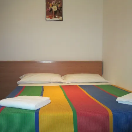 Hostel 3-3
