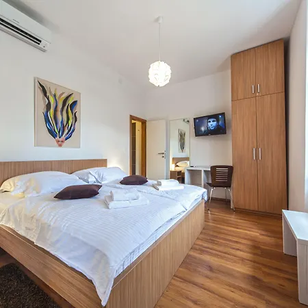 Marmontova Luxury Rooms-3