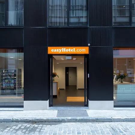 Easyhotel Brussels City Centre-3