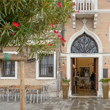 Palazzo Veneziano - Venice Collection-3