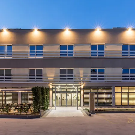 Hotel Mondo-2
