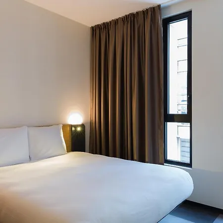 Easyhotel Brussels City Centre-2