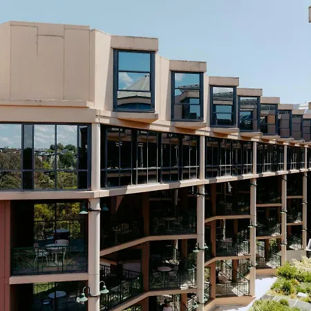 Amora Herencia Riverwalk Melbourne-2